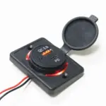 Incarcator Priza cu Rama Dreptunghiulara si prindere in suruburi, USB tip A QC 3.0 si tip C PD cu incarcare rapida - lumina LED rosie